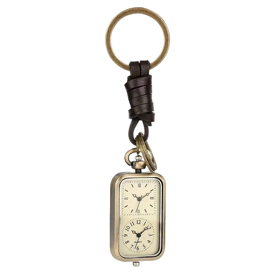 Chaveiro Relógio de Bolso Bronze sobre fundo branco, argola, tira de couro e relógio